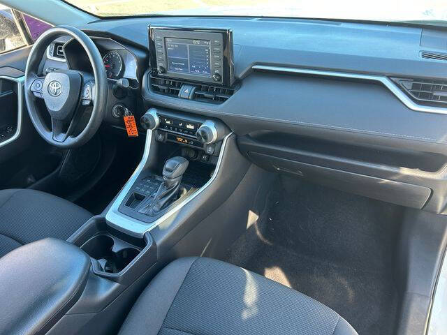 2019 Toyota RAV4 LE