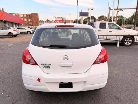 2010 Nissan Versa 1.8 S