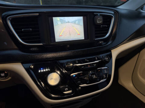 2020 Chrysler Voyager LXi