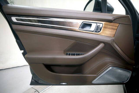 2018 Porsche Panamera 4 Executive