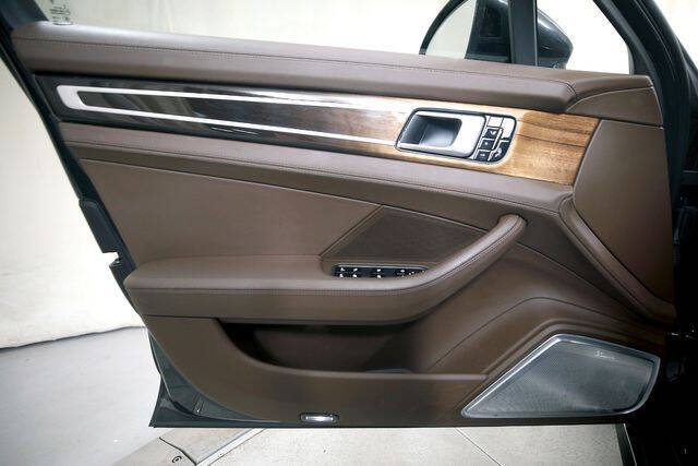 2018 Porsche Panamera 4 Executive