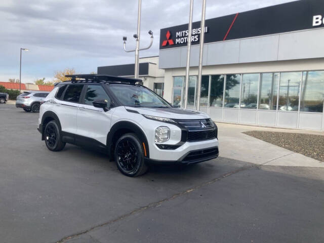 2025 Mitsubishi Outlander Trail Edition's photo