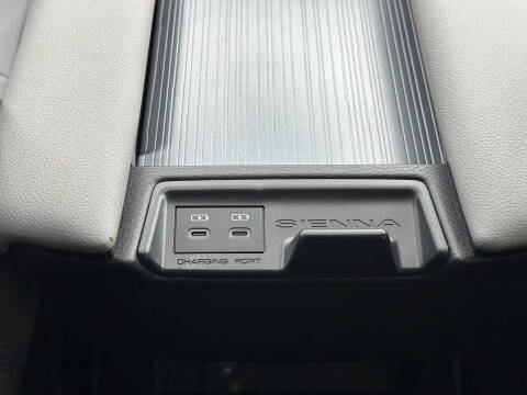 2025 Toyota Sienna XLE 7-Passenger