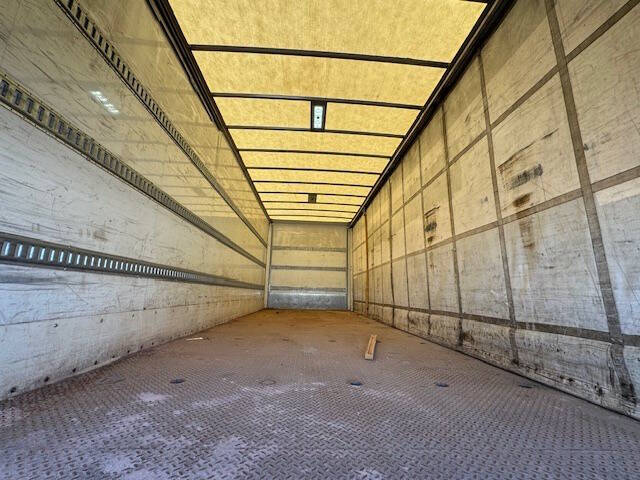 2020 Freightliner M2 106