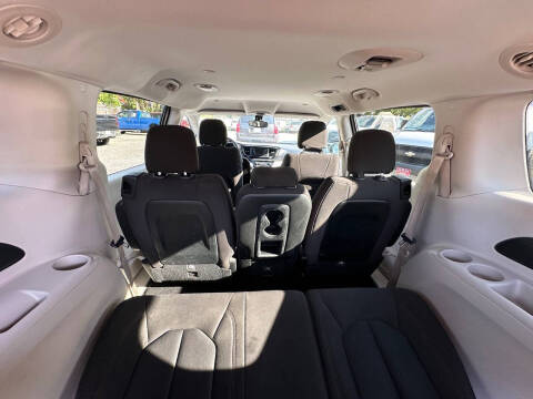 2017 Chrysler Pacifica LX