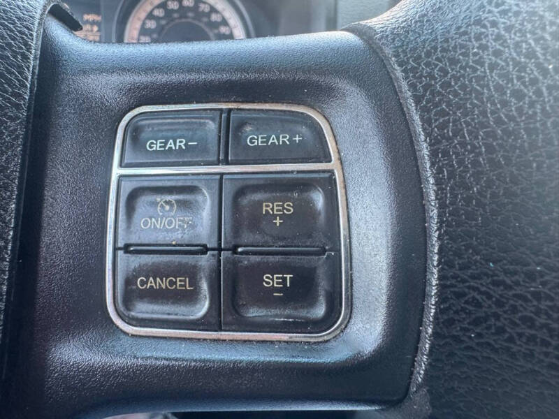 2017 RAM 1500 SLT