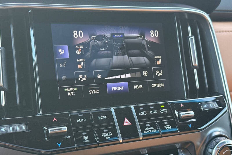 2025 Lexus LX 700h Luxury