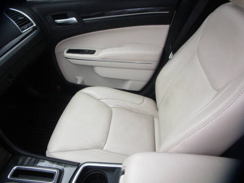 2017 Chrysler 300 Limited