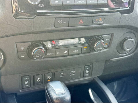 2024 Nissan Frontier SL