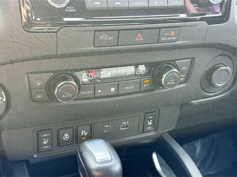 2024 Nissan Frontier SL