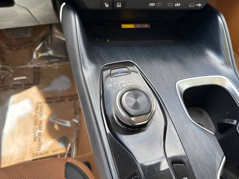 2023 Lexus RZ 450e Luxury