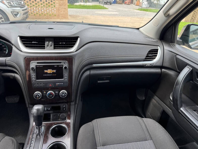 2017 Chevrolet Traverse LT