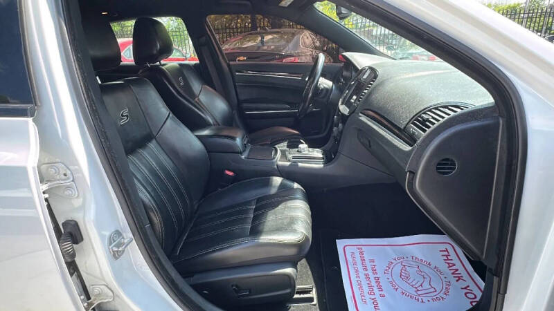 2019 Chrysler 300 S