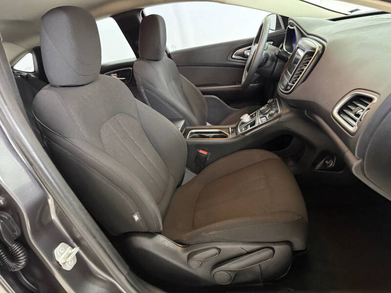 2015 Chrysler 200 Limited photo 49