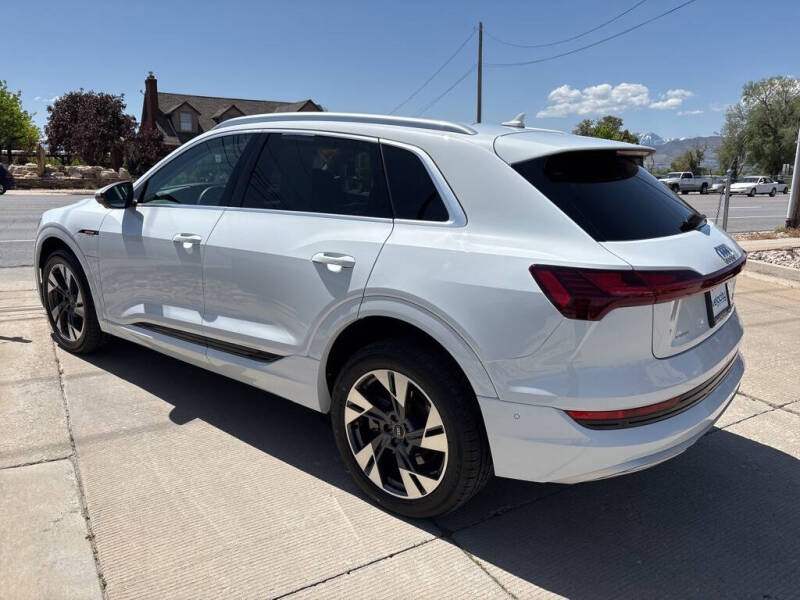 2021 Audi e-tron quattro Premium Plus