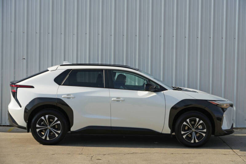 2024 Toyota bZ4X XLE