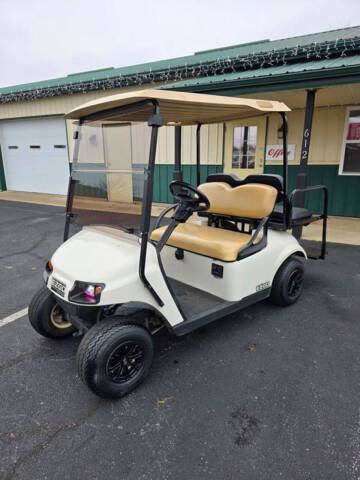 2018 E-Z-GO  TXT