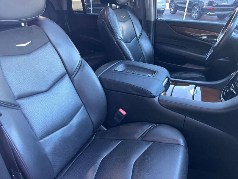 2019 Cadillac Escalade Luxury