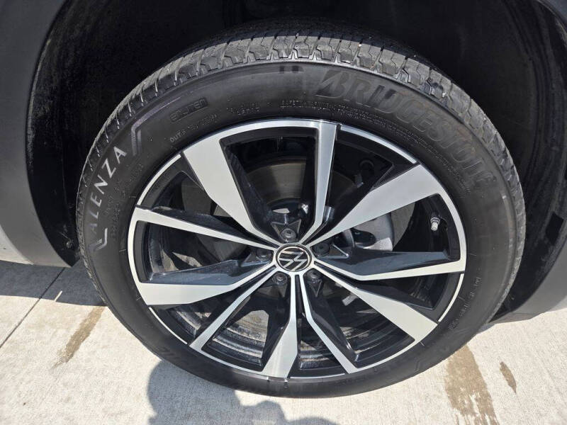 2024 Volkswagen Atlas Cross Sport SEL Premium R-Line 4Motion