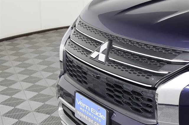 2023 Mitsubishi Outlander SE