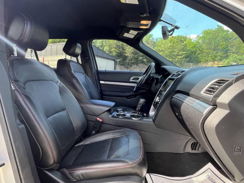 2017 Ford Explorer Sport