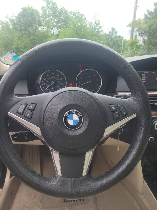 2010 BMW 5 Series 528i