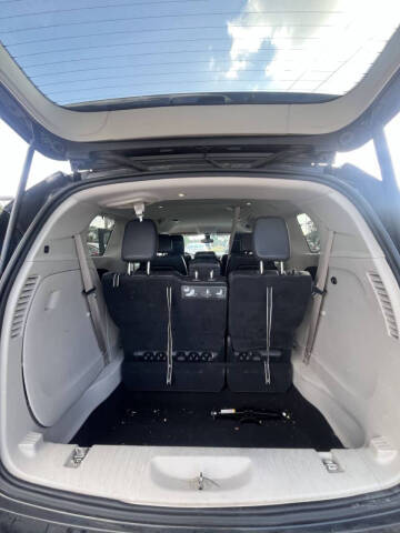 2017 Chrysler Pacifica Touring-L Plus