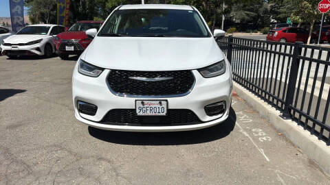 2023 Chrysler Pacifica Touring L
