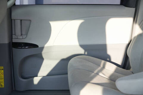 2011 Toyota Sienna Base 7-Passenger