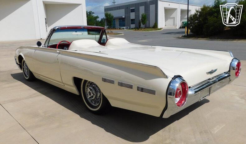 1962 Ford Thunderbird