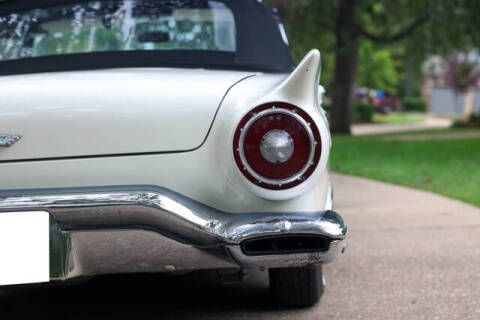 1957 Ford Thunderbird