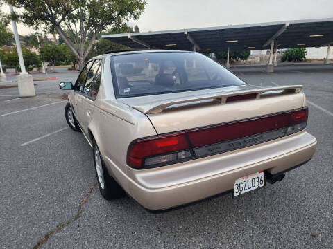 1994 Nissan Maxima SE