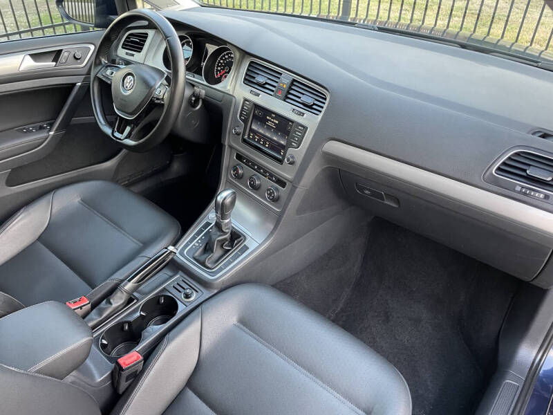 2016 Volkswagen Golf SportWagen TSI SE