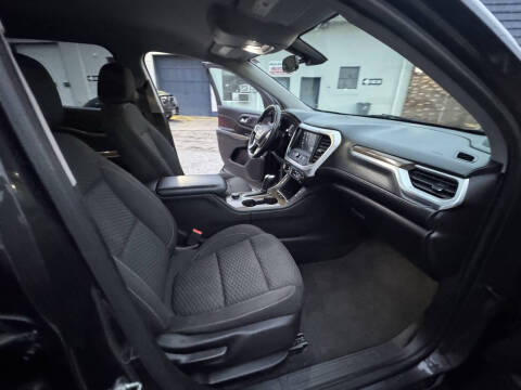 2017 GMC Acadia SLE-2