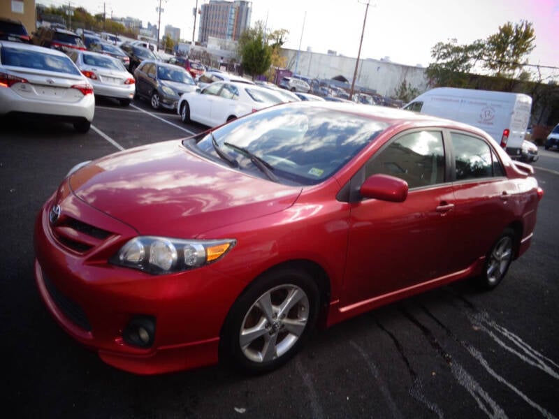 2011 Toyota Corolla S photo 3