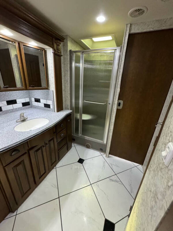 2012 Newmar Dutchstar 4354 ,  450hp, King Bed