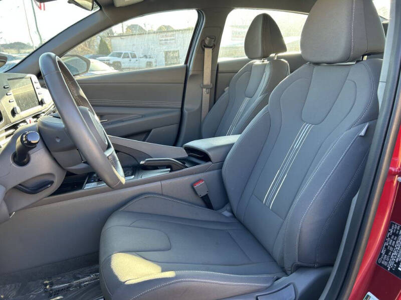 2025 Hyundai Elantra SEL Sport