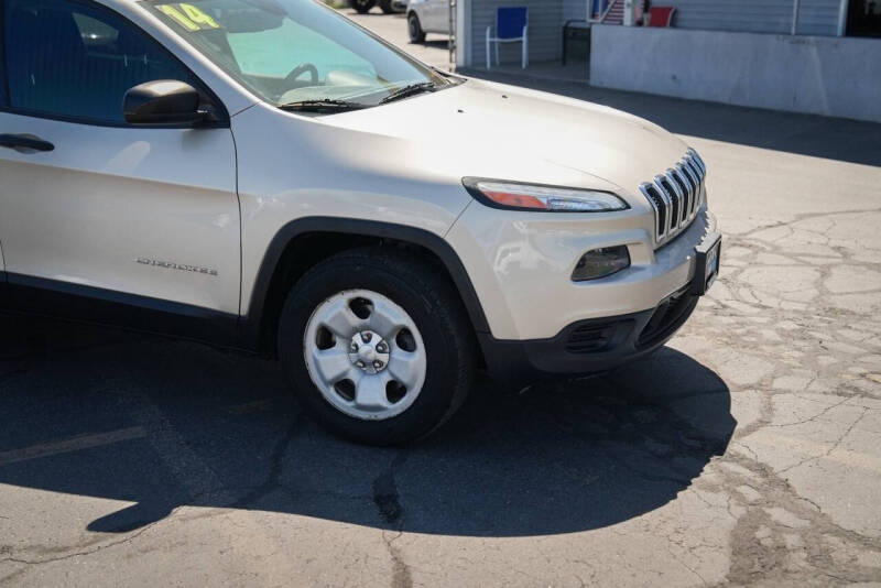 2014 Jeep Cherokee Sport