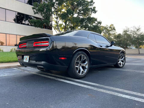 2015 Dodge Challenger SXT Plus