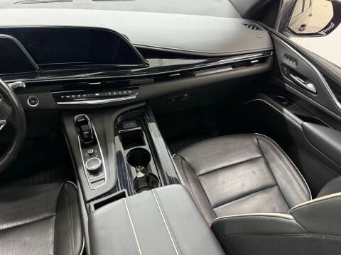 2023 Cadillac Escalade Sport