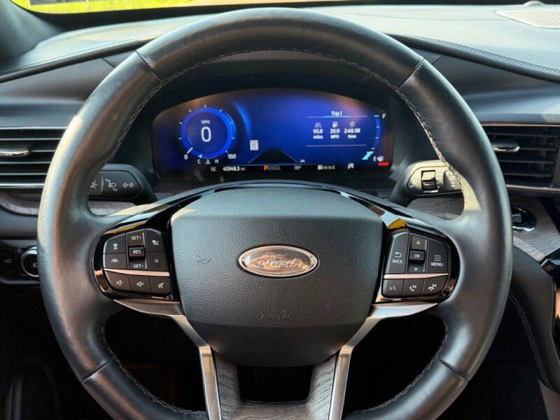 2023 Ford Explorer Platinum