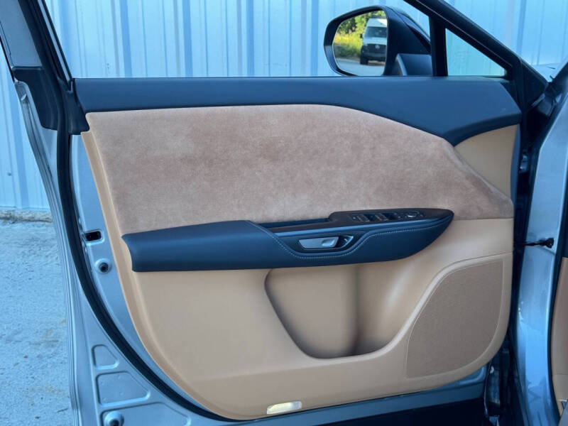 2023 Lexus RZ 450e Luxury