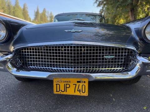 1957 Ford Thunderbird