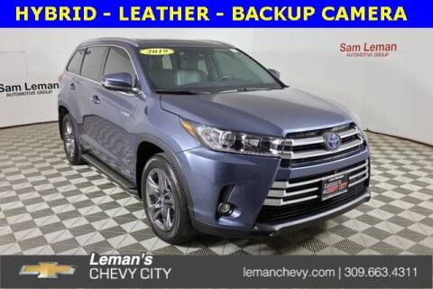 2019 Toyota Highlander Hybrid for sale at Leman's Chevy City in Bloomington IL