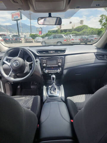 2017 Nissan Rogue SV