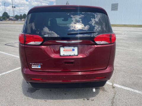 2022 Chrysler Voyager LX