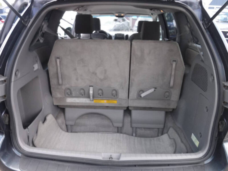 2010 Toyota Sienna LE 7-Passenger