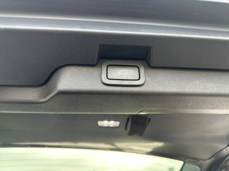 2020 Land Rover Discovery SE