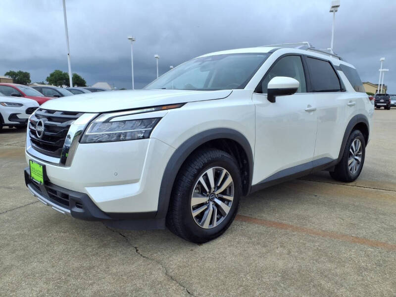 2023 Nissan Pathfinder SL