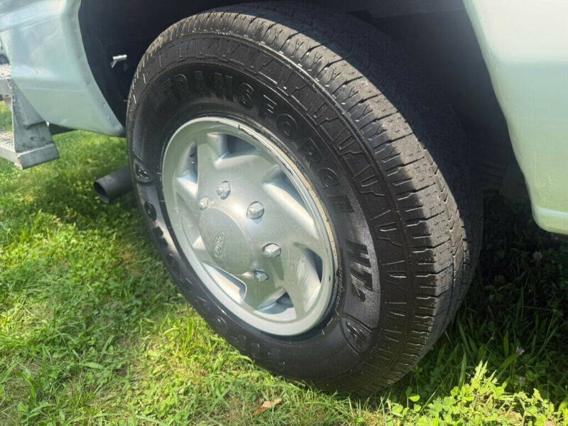 2011 Ford E-Series E-350 SD